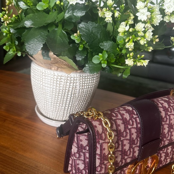 Beautiful bag excellent quality: ( price reflects authenticity) - Picture 3 of 4